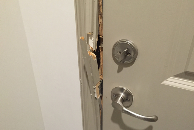Burglary Damage Door Repair Emergency Locksmith Service in London