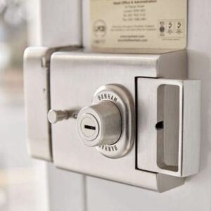 Door lock repair locksmith service in London
